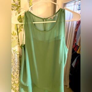 Flowing green tank/blouse